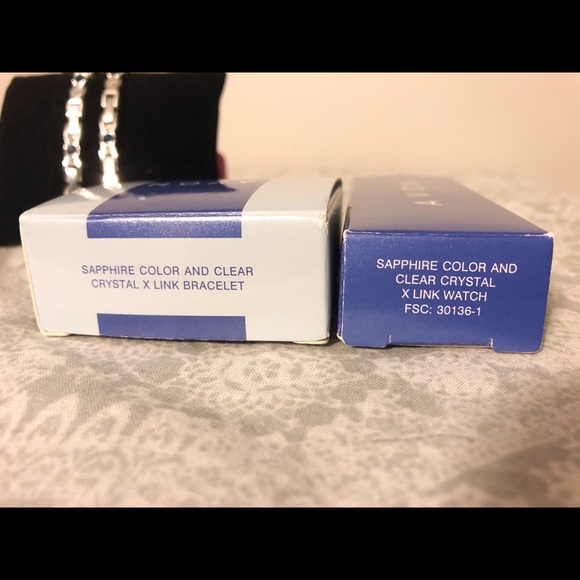 Avon Sapphire Color & Clear Crystal X Link Giftset - Picture 4 of 4